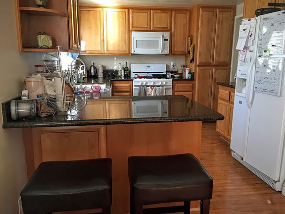 3rd image of 55 Southbrook Dr