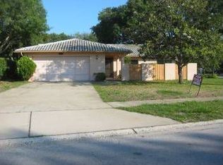 12162 Kay Dr, Seminole, FL 33772