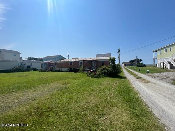 3rd image of 908 & 922 Island Road