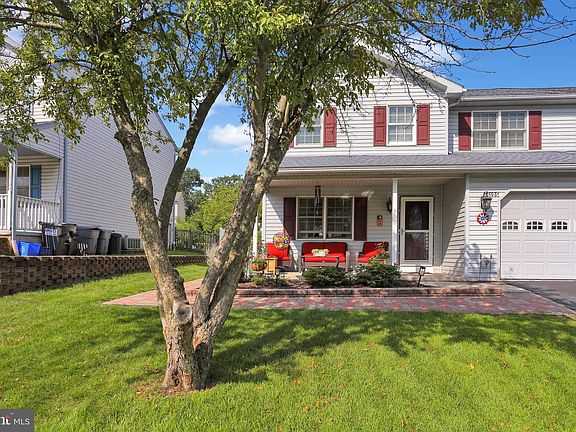 3rd image of 6125 Pond View Dr