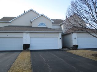 5 S Barton Trl, Batavia, IL 60510
