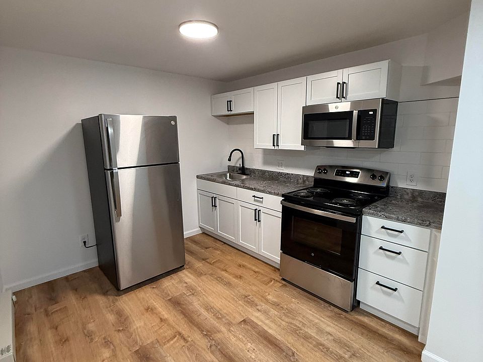 1st image of 82 Oakwood Ave #B1