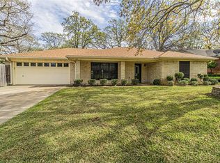 120 Redhaw Ct, Burleson, TX 76028