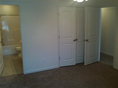 5th image of 228 Capital St