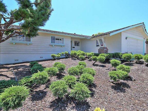 2nd image of 3809 Harvest Dr