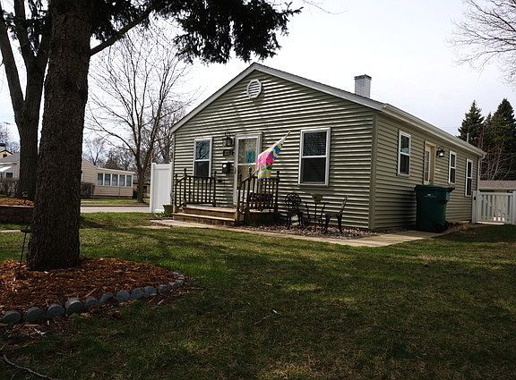2nd image of 231 S Park Dr
