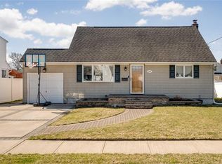 204 N Nassau Ave, Massapequa, NY