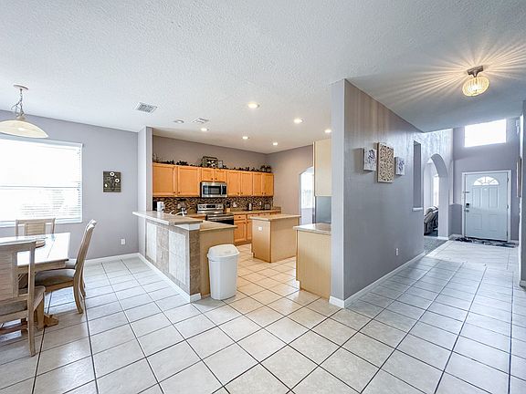 5th image of 100 Bonville Dr