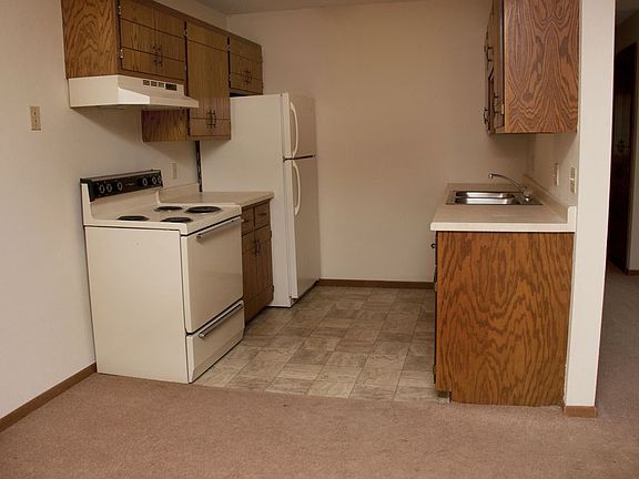 3rd image of 1525 24th Ave N APT 5