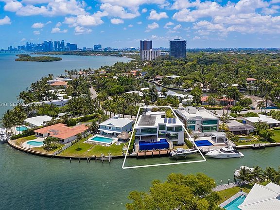3rd image of 1133 Belle Meade Island Dr