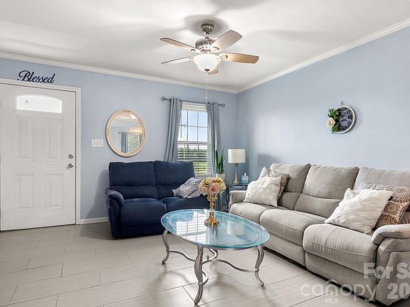 4th image of 1326 New House Rd