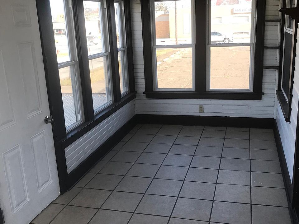 1st image of 109 W 29th St