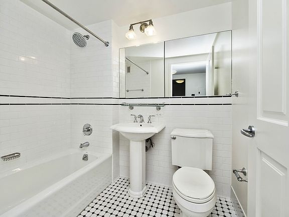 5th image of 300 W 135th St APT 6Q