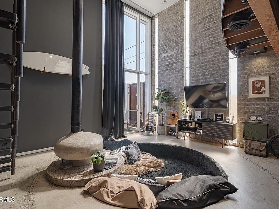 1st image of 1123 E MARYLAND Avenue #5