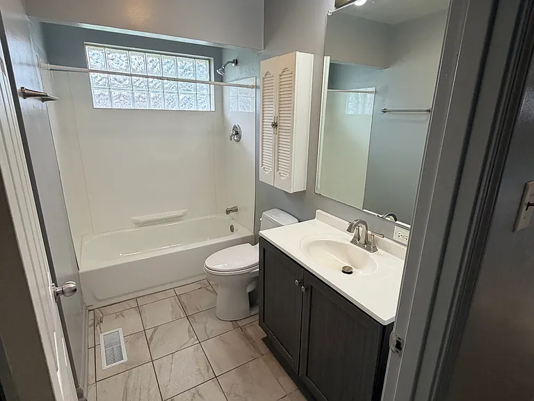 133 W Briarcliff Rd — Photo 8