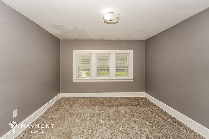 9509 Rosewood Ave — Photo 15
