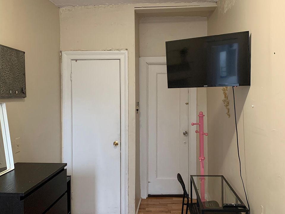 2nd image of 524 W 140th St