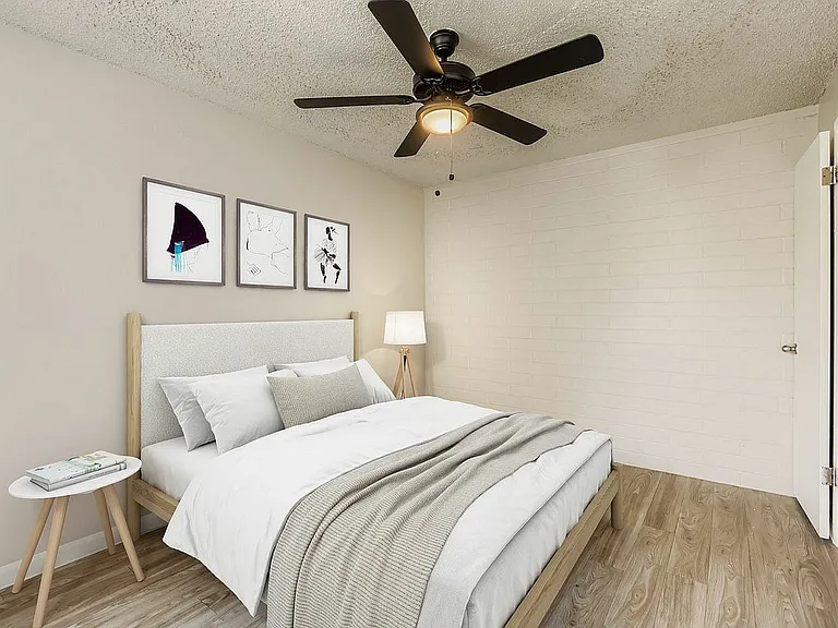 4728 N 15th St 129 - Web Quality - 016 - 13 Primary Bedroom - Virtuance Info