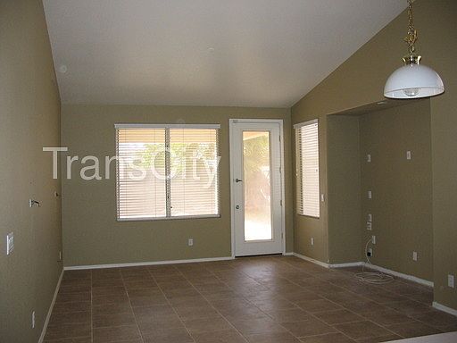 1st image of 1321 W Armstrong Way