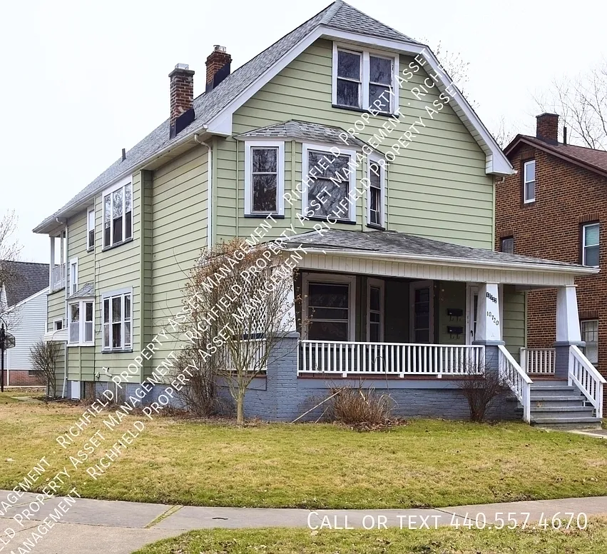 3 bed, 1.0 bath, 1296 sqft, $1,449 — Photo 1