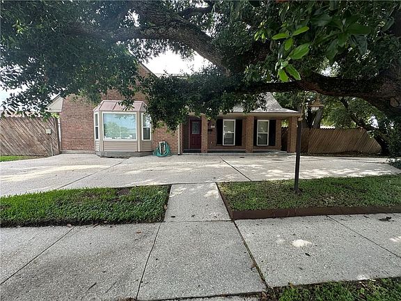 3rd image of 108 Willowbrook Dr