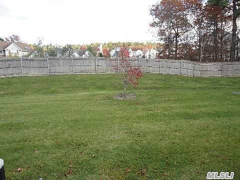 4th image of 32 Brookville Way