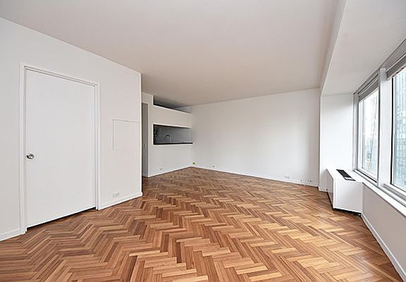 4th image of 150 W 56th St APT 3706