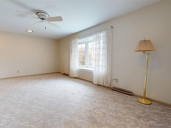 5th image of 1605 Market St