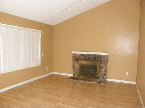 2nd image of 2209 Hobart Ct