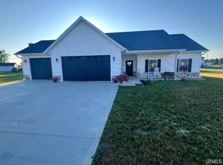 110 Meadow Ct, Argos, IN 46501