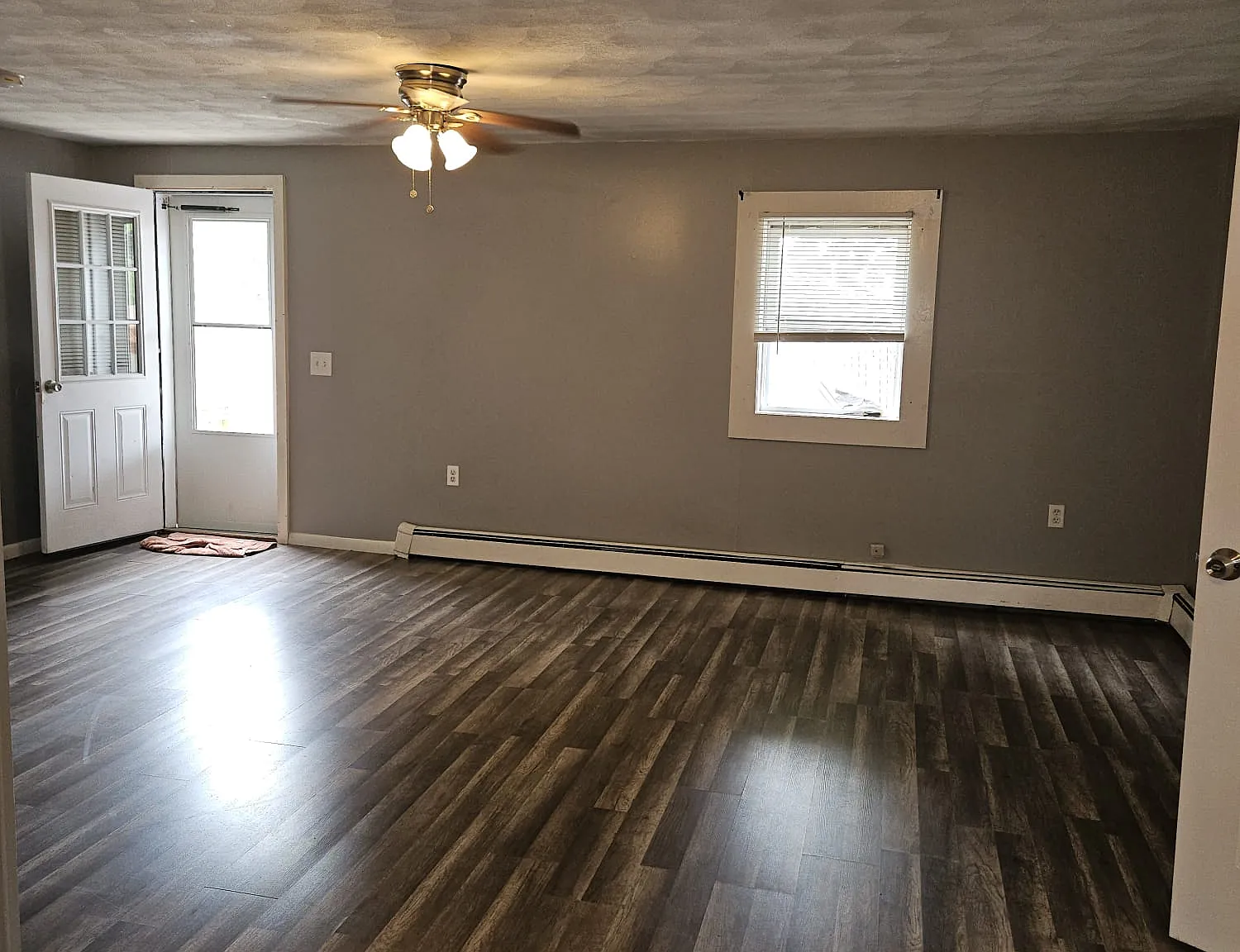1 bed, 700 sqft, $1,400 — Photo 3
