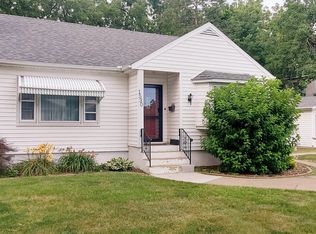1530 Oakdale St, Burlington, IA 52601