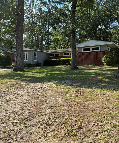 1810 Catawba St — Photo 2