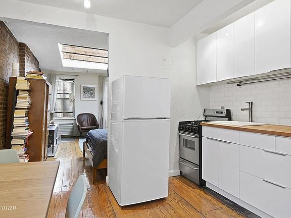 2nd image of 29 Jones St APT 5B