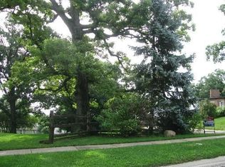 633 Robin Rdg, Elgin, IL 60123