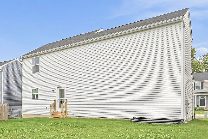 3 bed, 2.0 bath, $1,900 — Photo 3