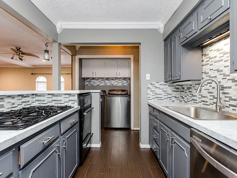2517 Rosewood Dr — Photo 16