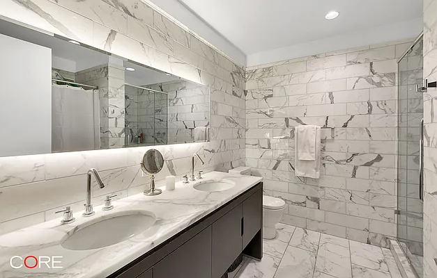 Rented by CORE | media 11