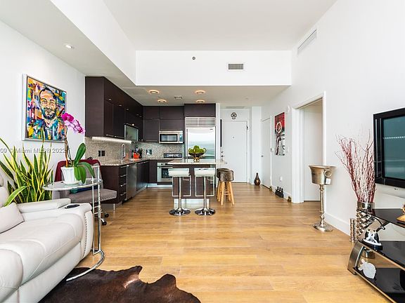 5th image of 950 Brickell Bay Dr APT 5408