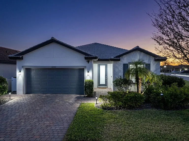 16000 Palmetto Prairie Dr — Photo 1