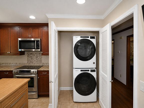 5th image of 3508 Wind Haven Dr