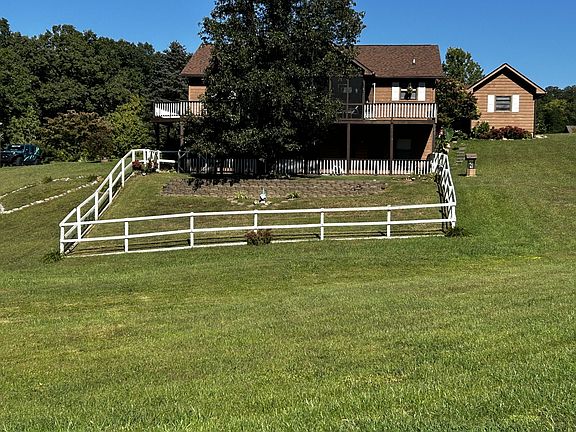 2nd image of 3653 Boxwood Ln