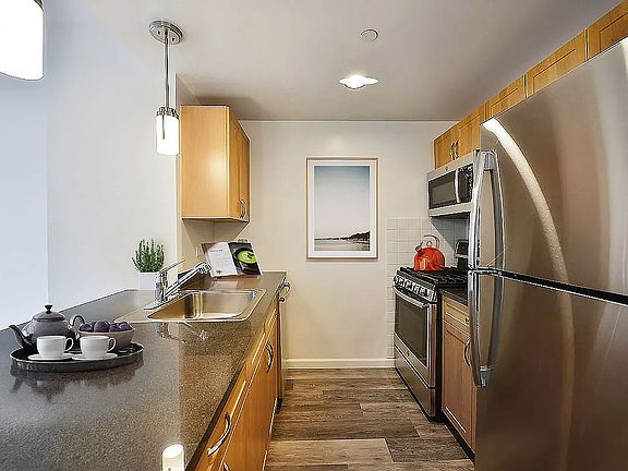 3rd image of 229 Chrystie St APT 1411
