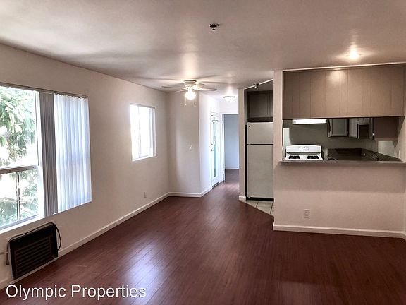 2nd image of 3751 Jasmine Ave APT 404