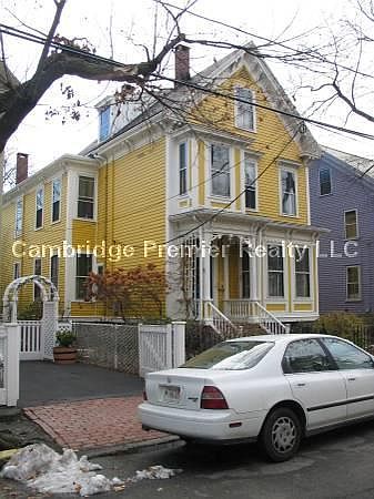 2nd image of 54 Antrim St #1