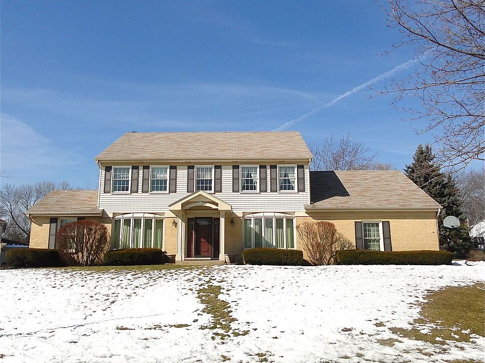 Gorgeous front of home!