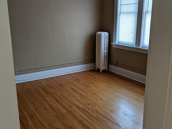 3rd image of 809 Portland Ave #10521106
