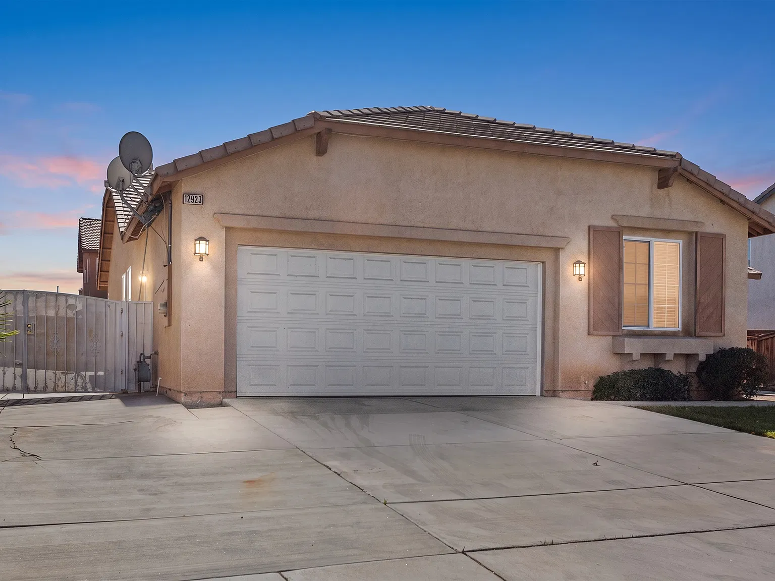 5 bed, 2060 sqft, $2,700 — Photo 1