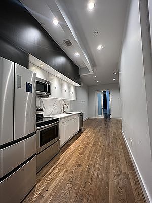 2nd image of 1333 Gates Ave #1E