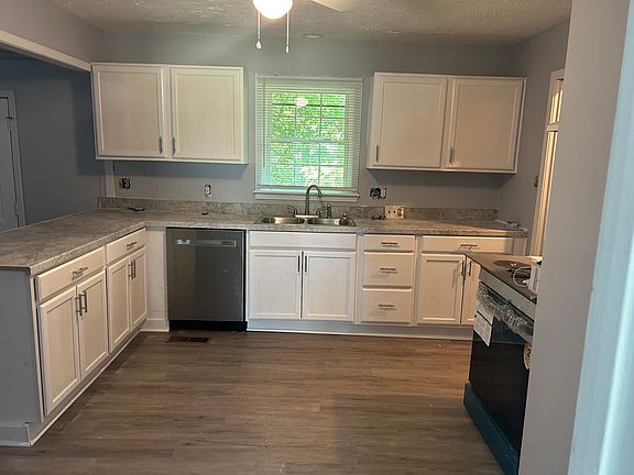 4th image of 54 Branson Pl